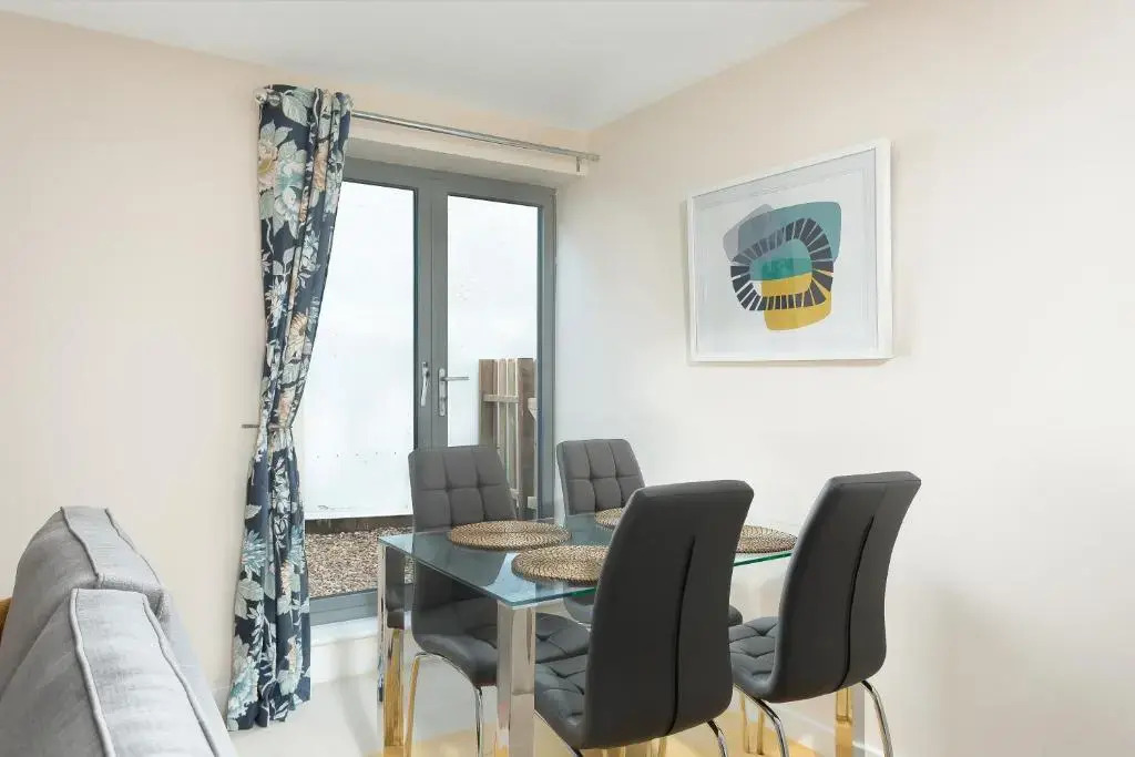 Stylish Modern City Centre Apartment