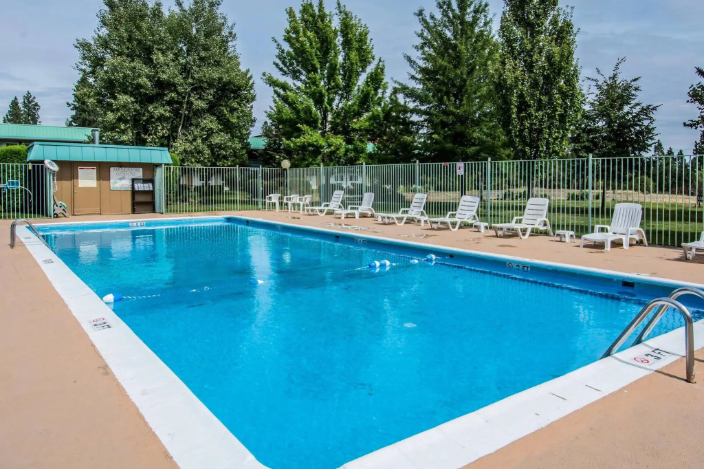 Econo Lodge & Suites Spokane
