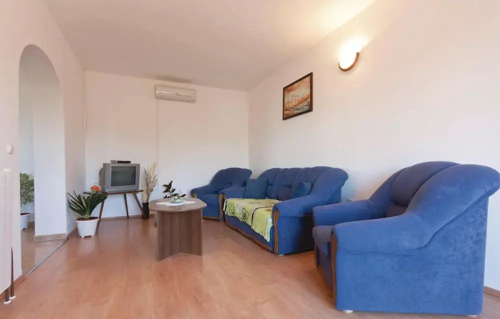 Nice Apartment in Barban With 2 Bedrooms
