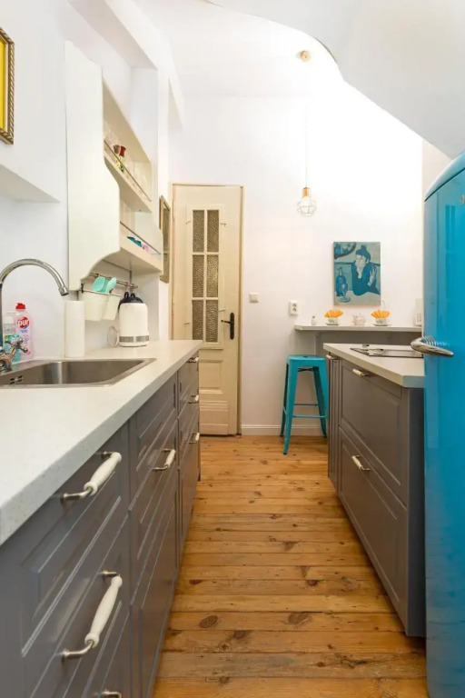 The Old Town Vintage 2-Bedroom Jewel
