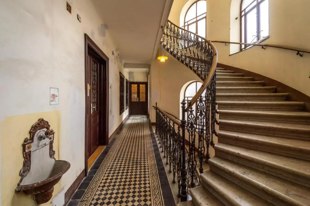 Ruby luxurious new 1 bedroom apartment with view of Schönbrunn Palace
