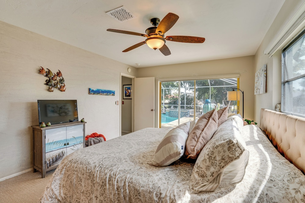 Boat Dock & Pool: Canal-front Cape Coral Gem