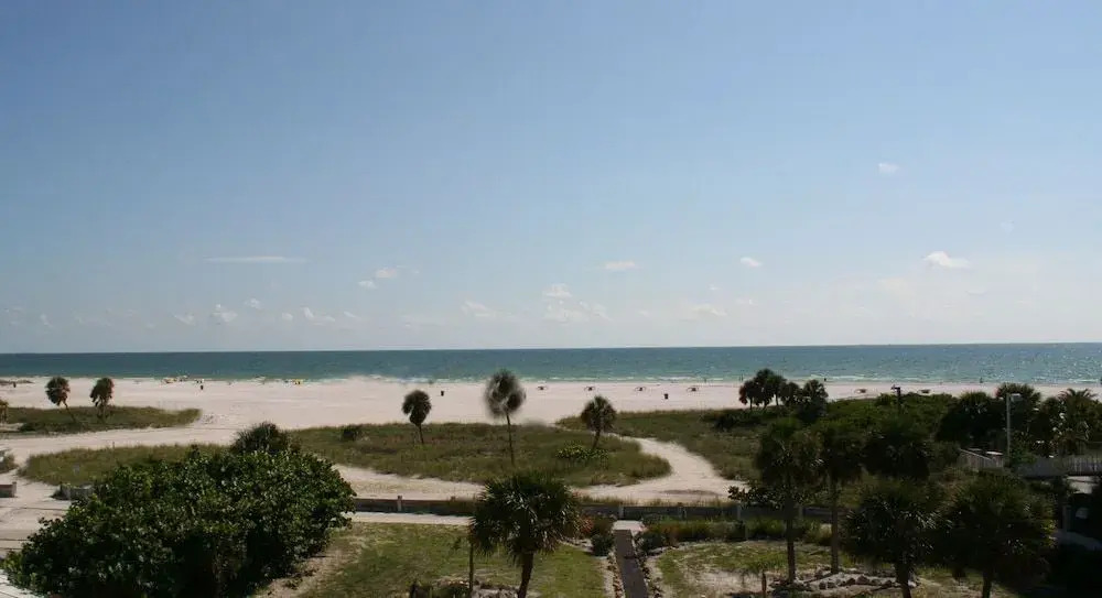 Voyager Beach Club