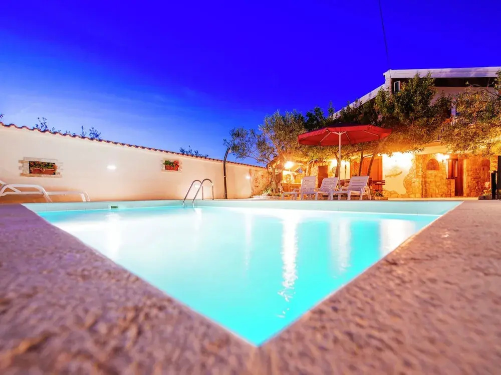 Cozy Holiday Home in Zadar with Swimming Pool