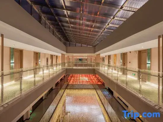 Vienna 3 Best Hotel (Shennongjia Dajiuhu National Park Scenic Area Entrance Pingqian Ancient Town)