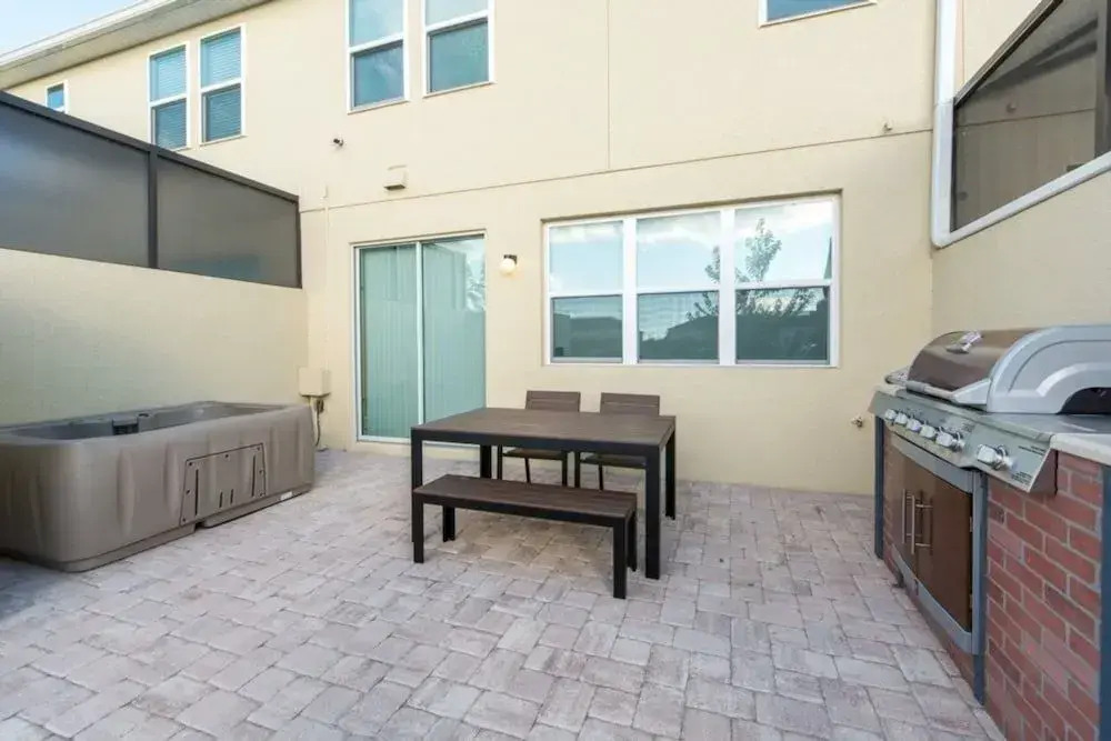 Compass Bay 3181