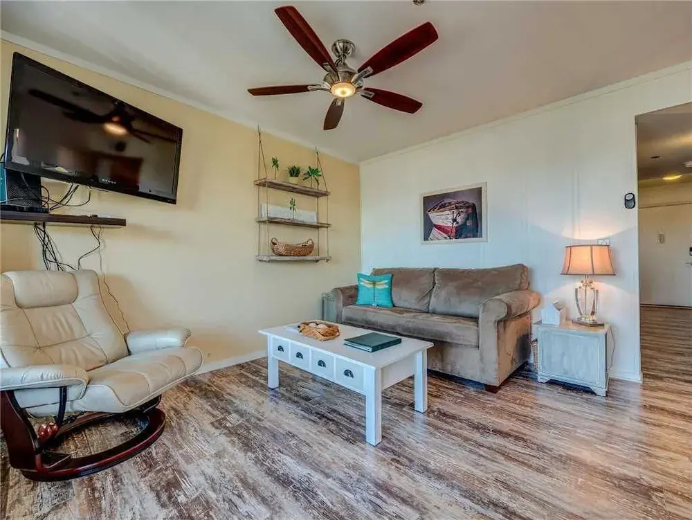 Beach & Tennis Admirals Row 440 - Two Bedroom Condo