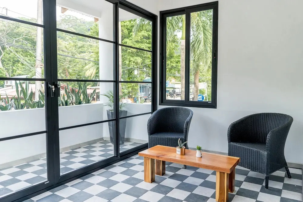 Plaza Royal Apartments