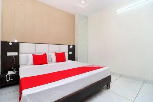 Hotel Gold By OYO Rooms