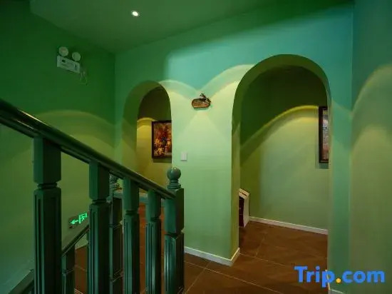 Huapan Lvye · French Romantic | Dreamy Garden-Themed Boutique Homestay (Dali Ancient City Branch)