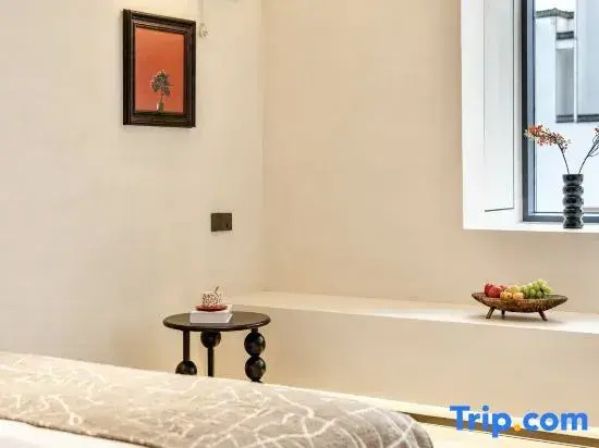 Yaliang Flower and Bird Collection Bed and Breakfast