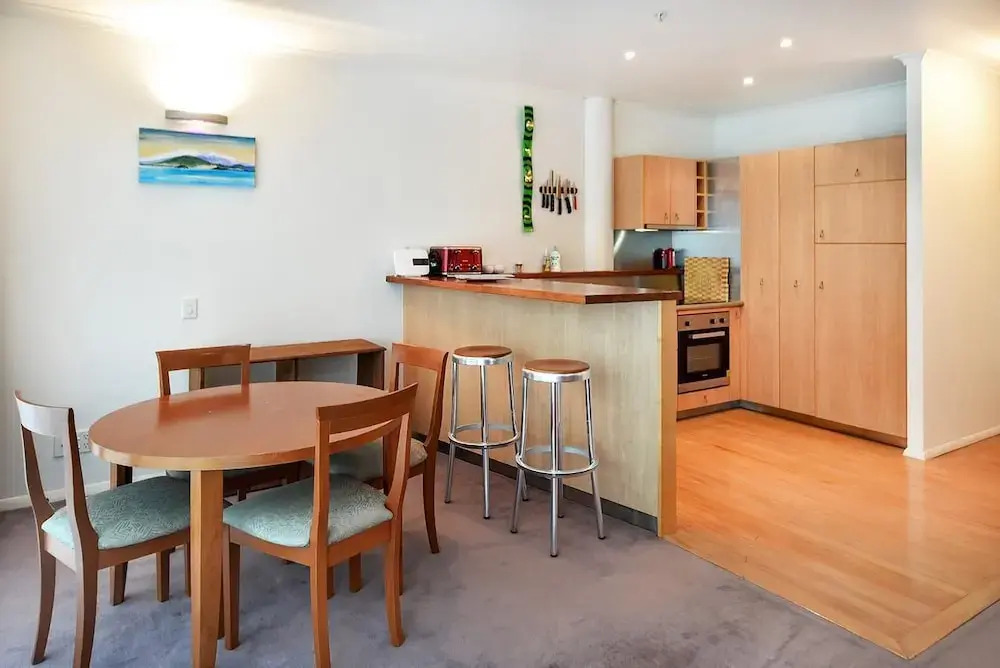 QV Harbour Private Apartment - 700