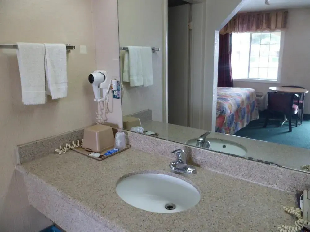 Desert Hills Motel