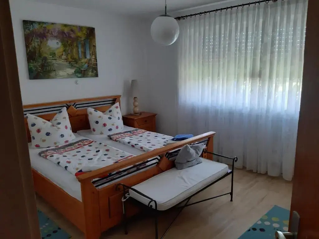Schöne 80qm Ferienwohnung in ruhiger Lage