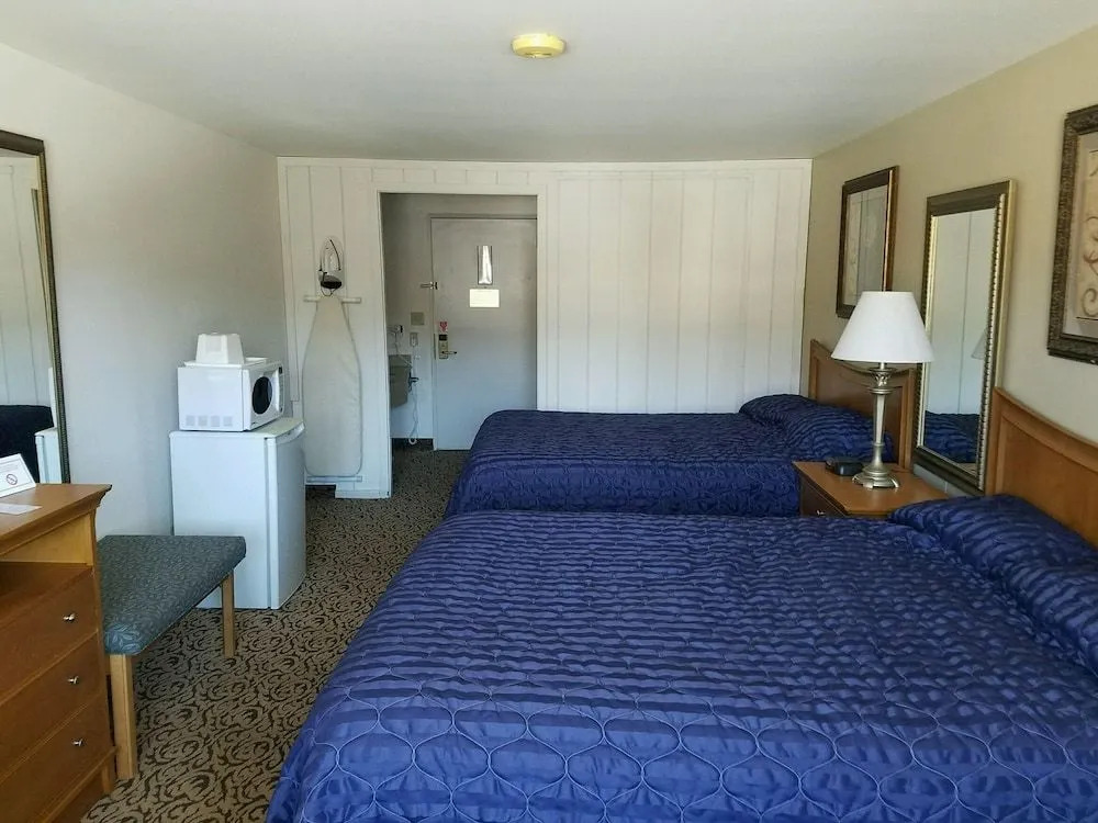 Lupine Inn