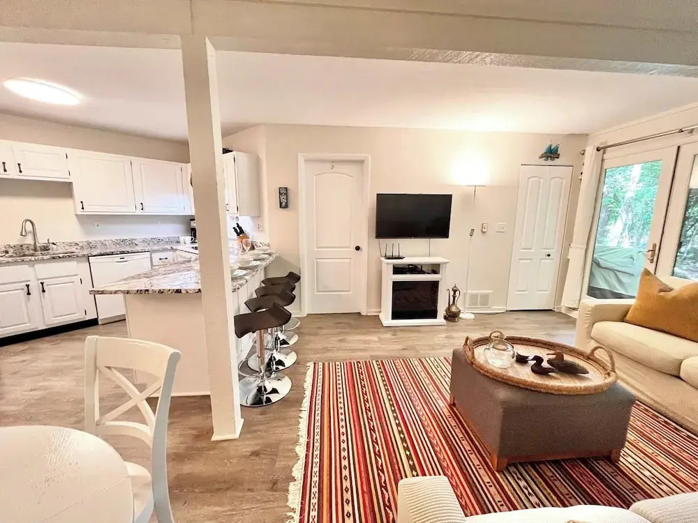 Windmill Cottage at Abbey Springs Near Lake & Shops!