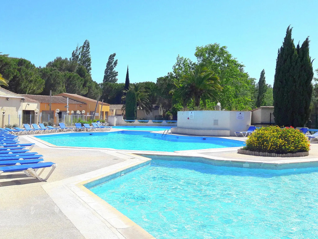 Comfy Holiday Home with Swimming Pool, Garden, Terrace, Pond