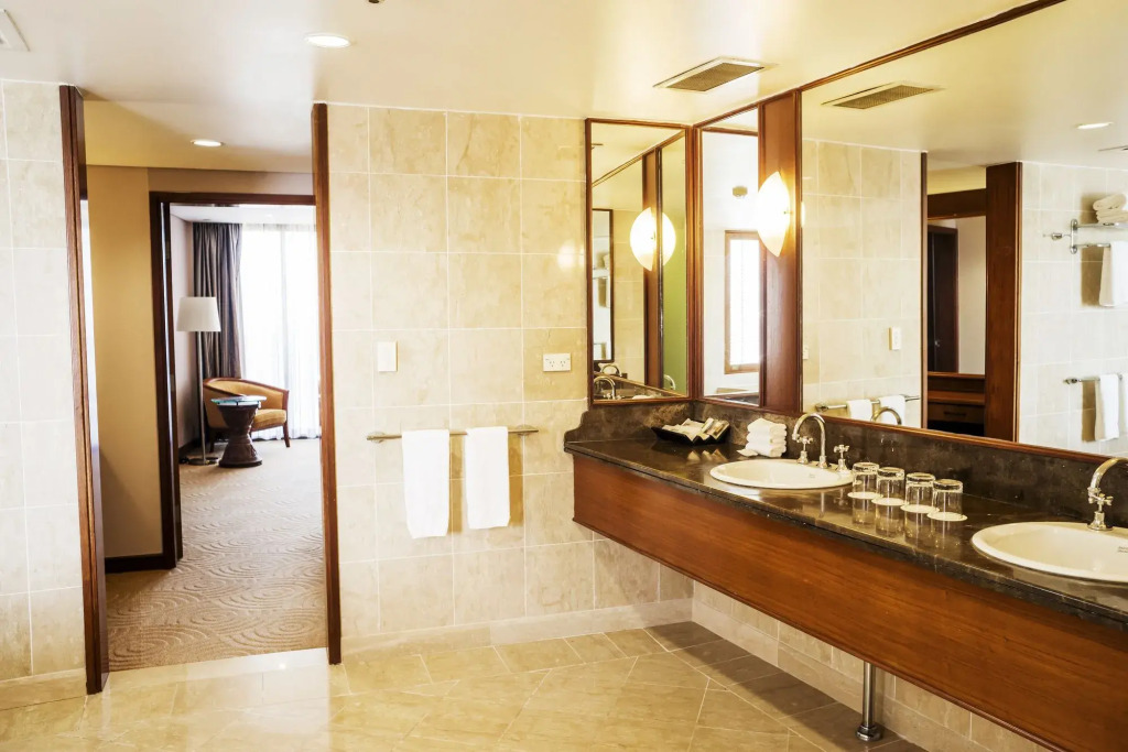 Crown Hotel