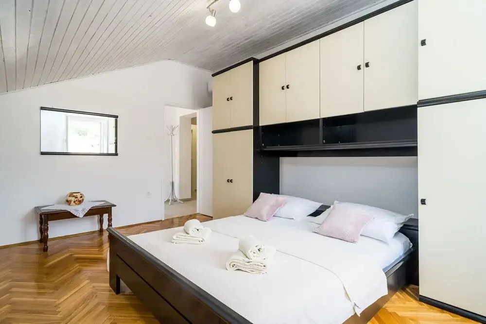 Apartments Davor