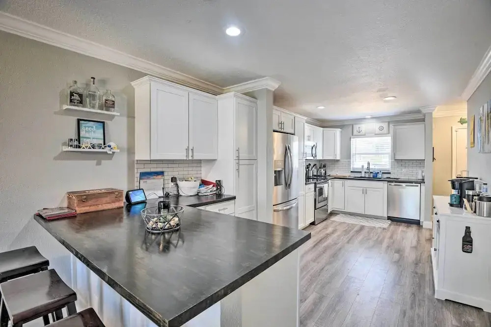 New Smyrna Beach Townhome, Walk to Bay Access