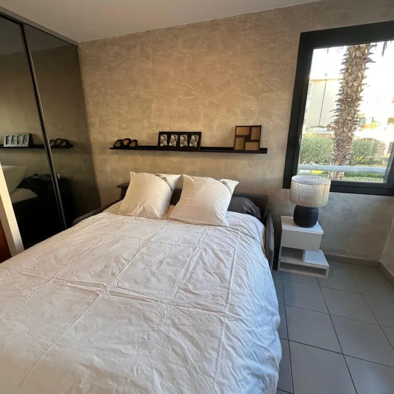 Two Bed Apt With Lovely Terrace - 2195