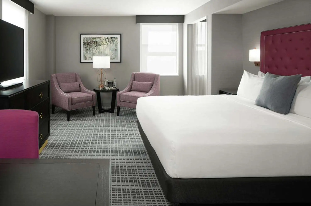 The Axis Moline Hotel, Tapestry Collection By Hilton