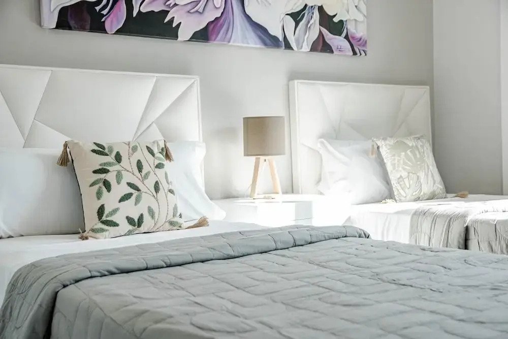 Inf4.2p - Modern City Apartment Near the Beach