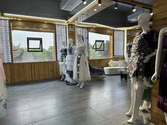 Menghui Furong Design Guesthouse (Furong Town Waterfall)