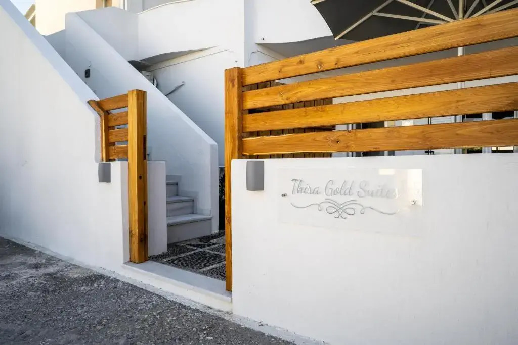 Thira Gold Suites