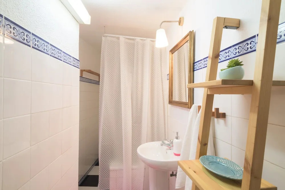 Light Filled Apartment near Chiado, By TimeCooler