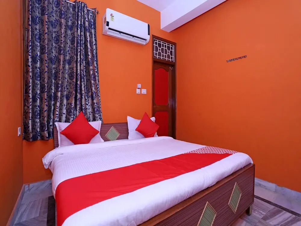 OYO 12133 Hotel Shanti