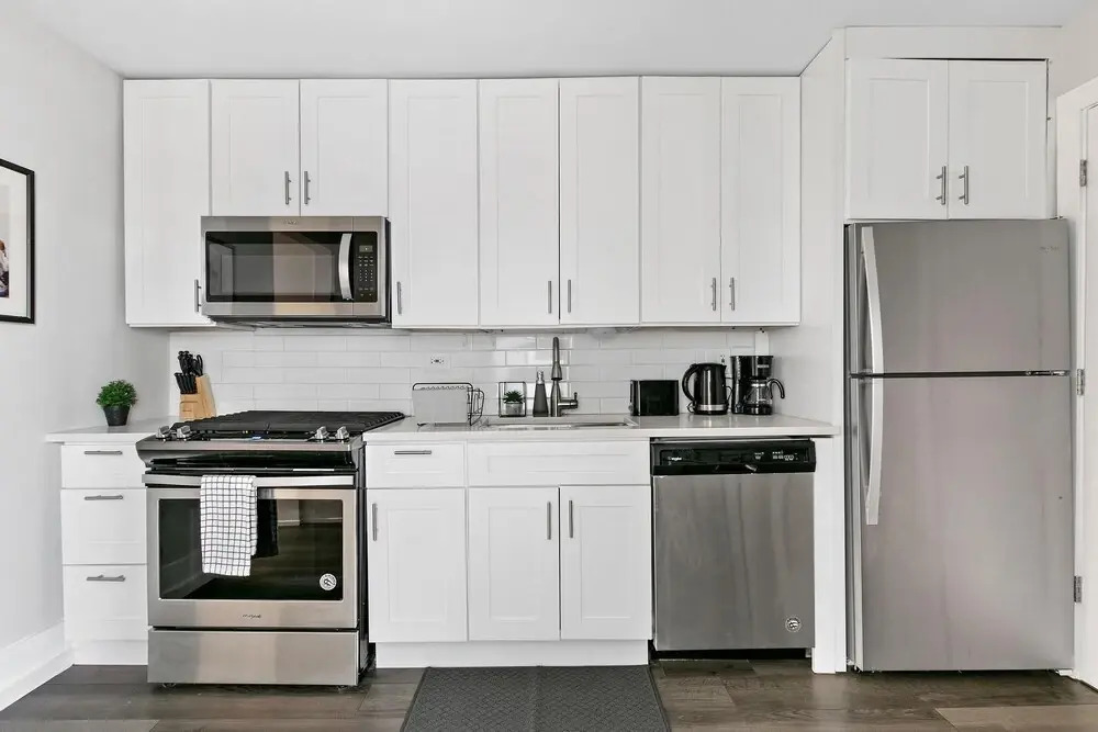 Comfortable 3BR Apt - Lincoln 03-3