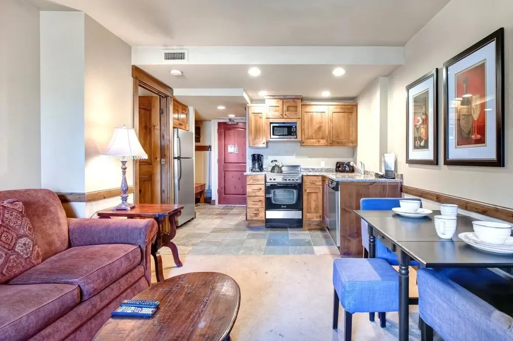 K B M Resorts- Cbi-205 Upgraded 1bd, Wood Fireplace, Full Kitchen, Wifi, Walk to Slopes!