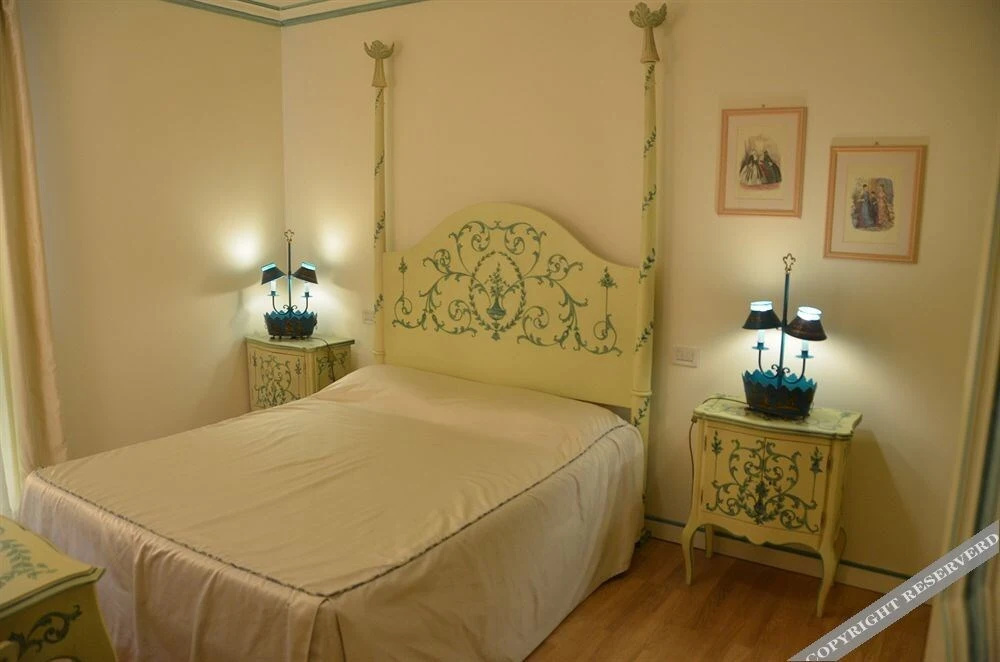 Villa Laguna Apartments