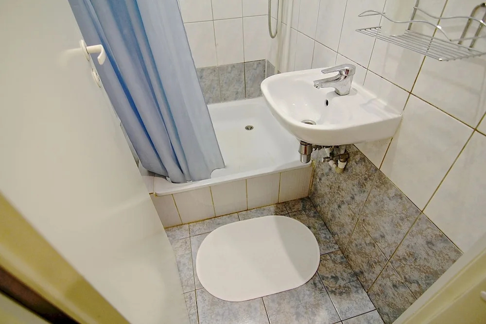 Solo Hostel