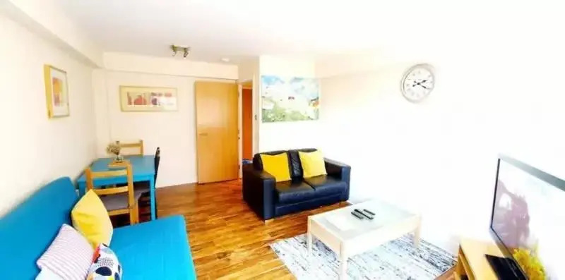 2 Bedroom Apt in the Heart of the City Centre, perfect Location