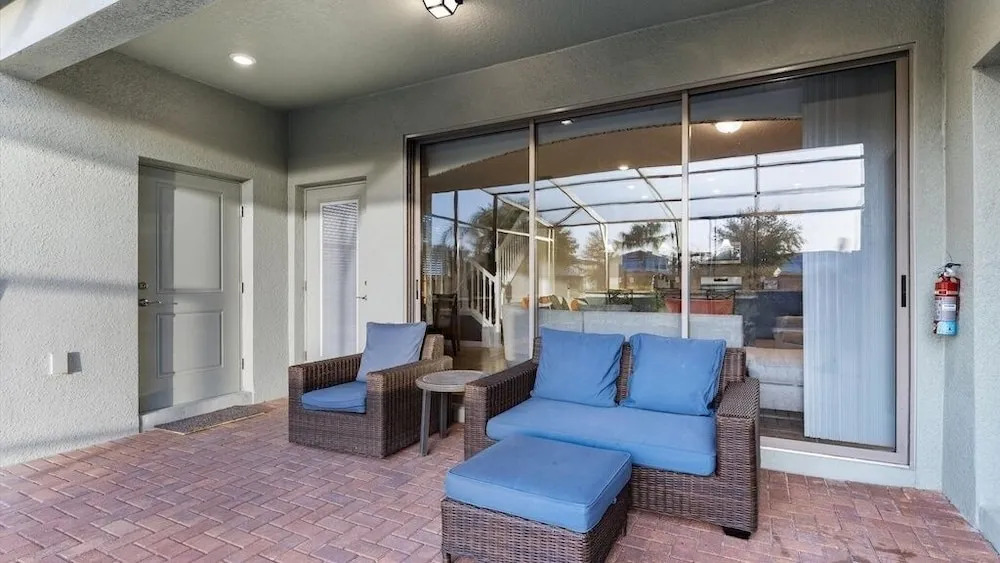 5 Bed 4 Bath Townhouse With Pool 5 Bedroom Townhouse by RedAwning