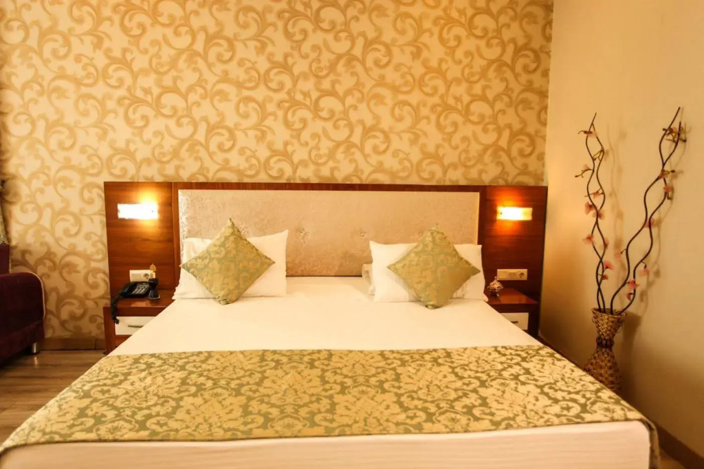 Tuğhan Hotel