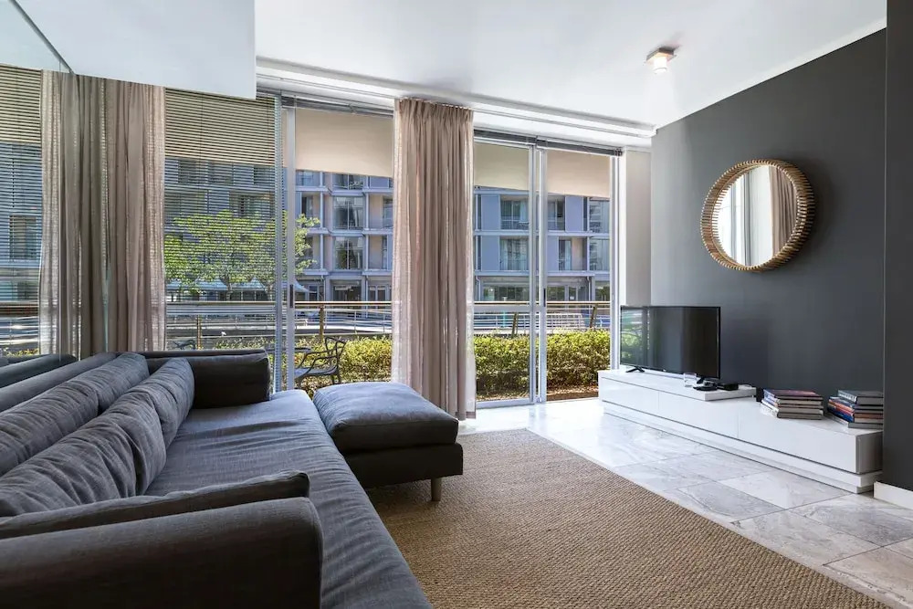 Harbour Bridge Suites 001