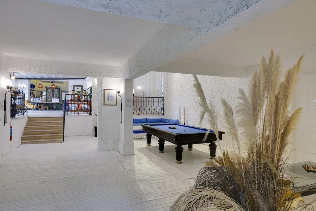 CHARM BEACH HOTEL