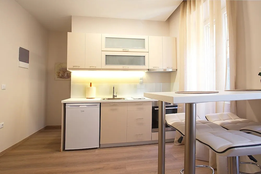 Liston Suites