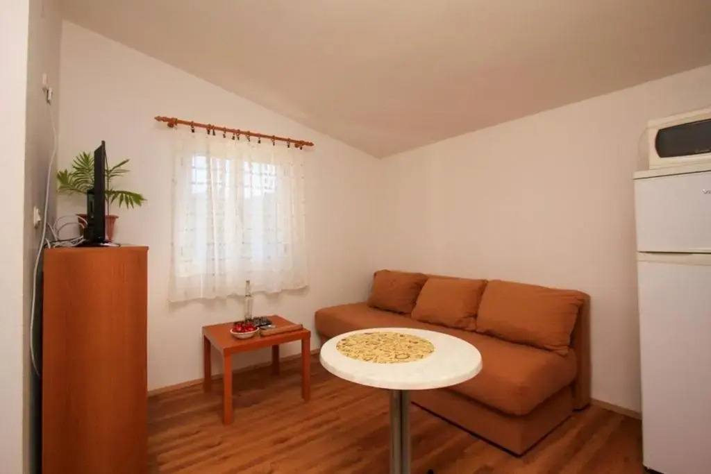 Apartments Žuronja