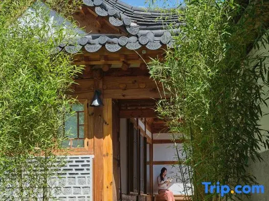 [Staymoire] Seoul Premium Hanok near Anguk Station 5mins