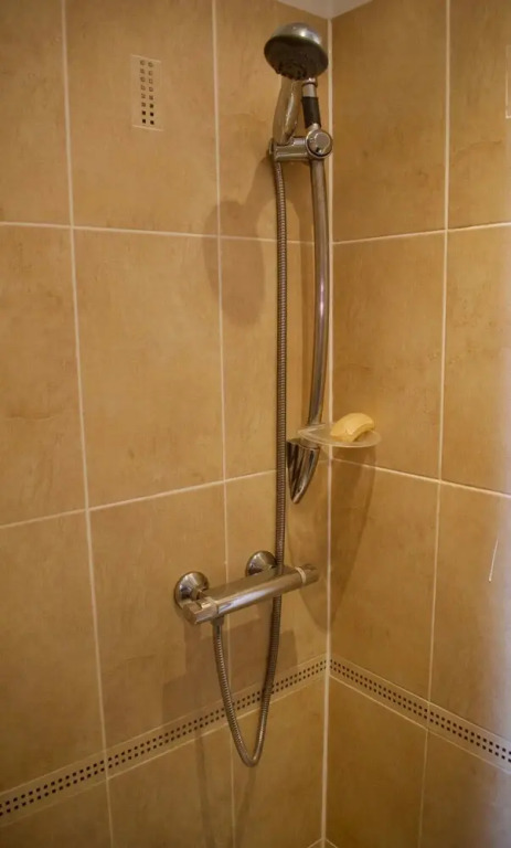 Bright and Central 3 Bedroom Apartment