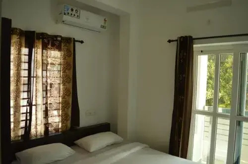 Tripstays 4085