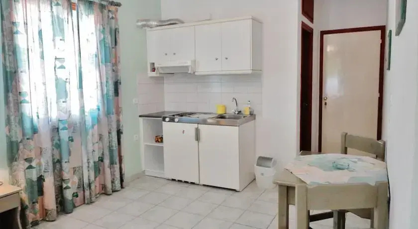 Kamakaris Rooms