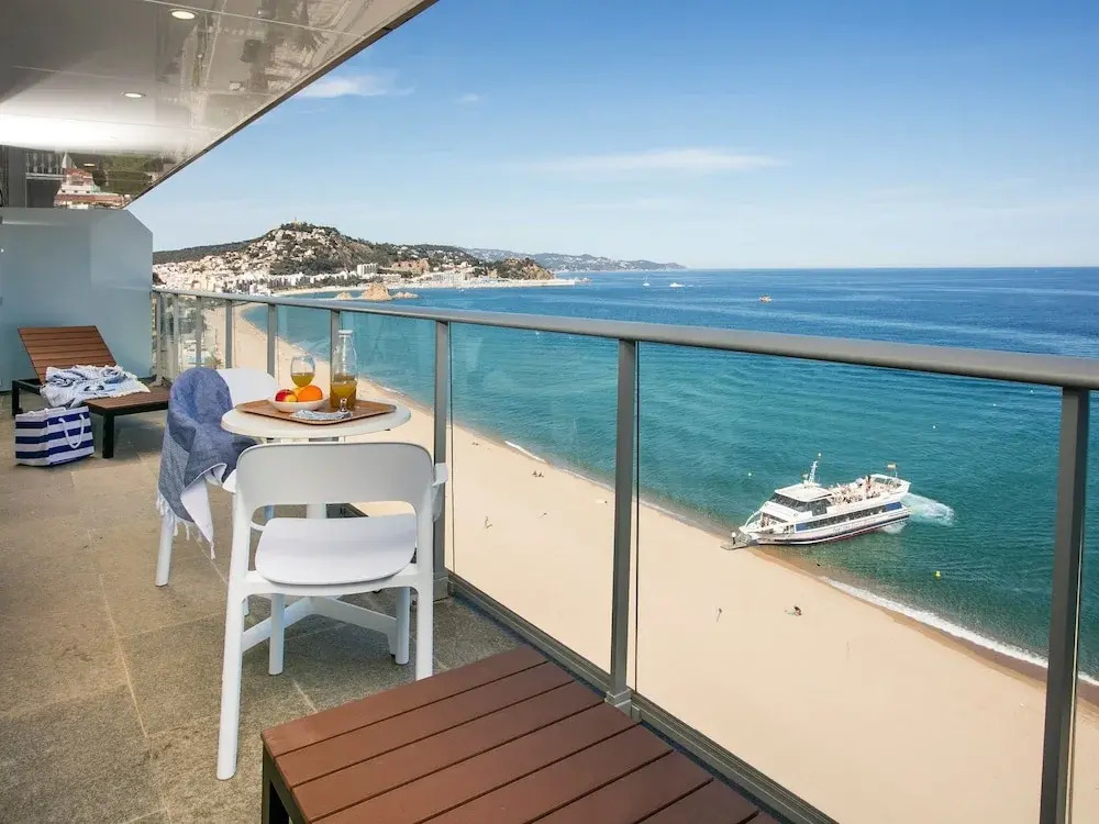 Well-furnished Apartment With Airconditioning in Blanes