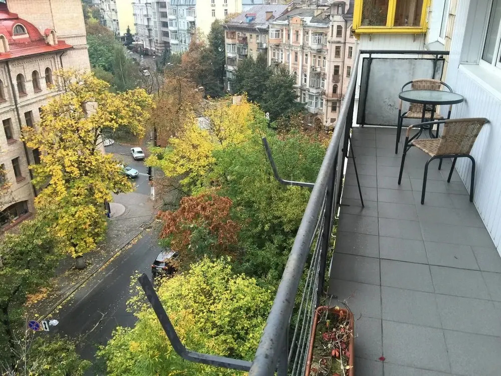 KievApartmentNow on Maidan area
