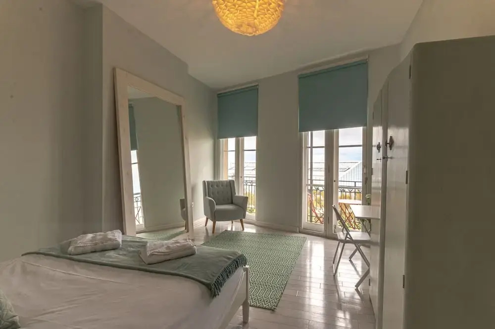 Seaview Apt Turner Contemporary Margate By Adliv