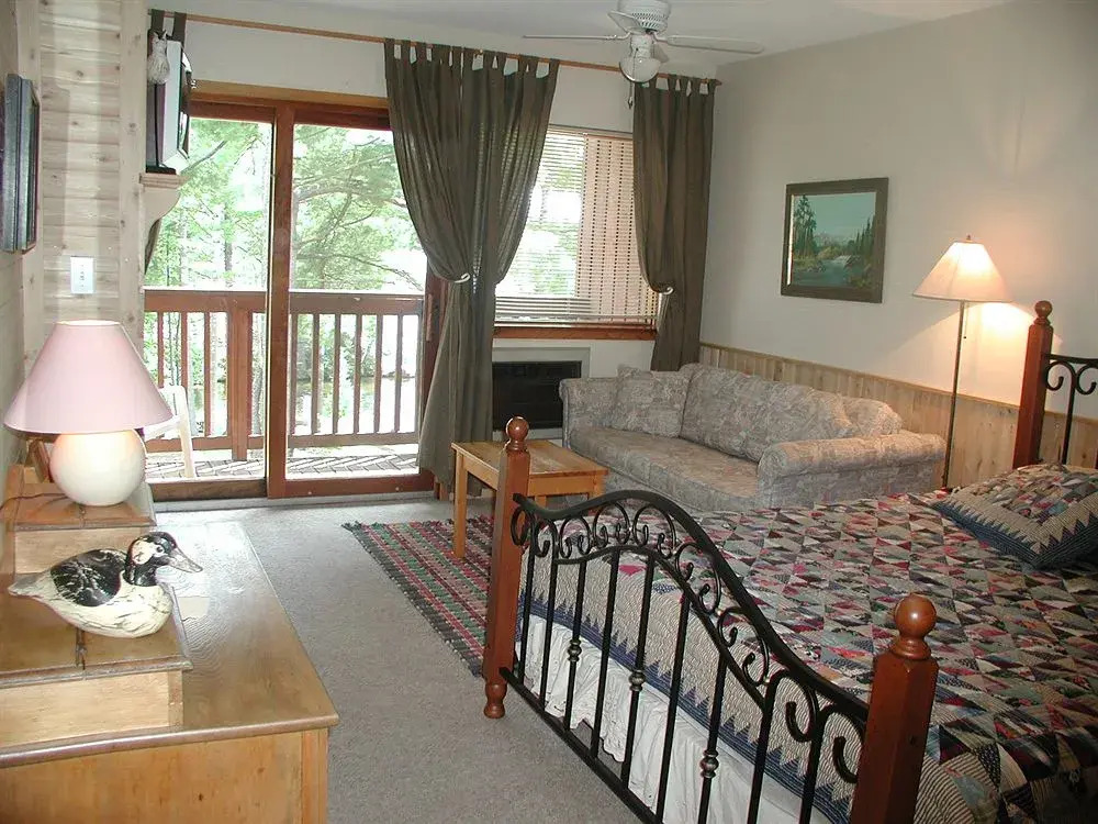 Westwind Inn on the Lake